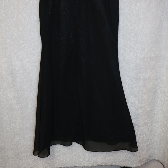 Custom made formal qown size 12 - Picture 8 of 8